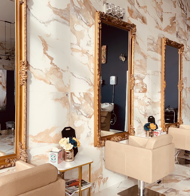 Womens salon London 12 Mirrors.