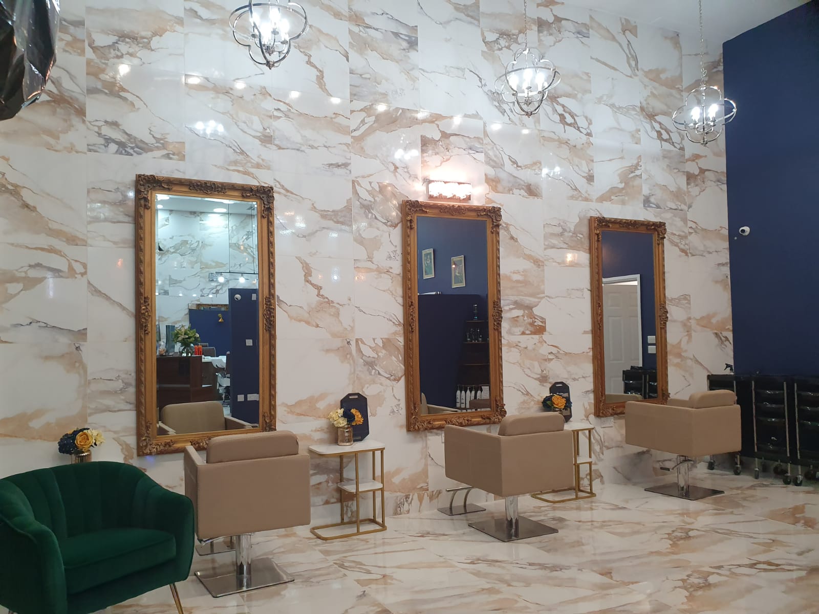 London 12 Women's Hair Salon.